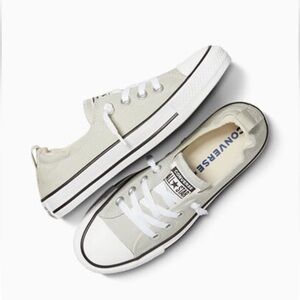 NWOT- Converse Women’s Sneakers